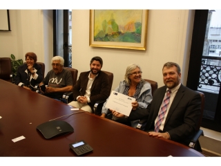 Entrega de premio a Tu Biblioteca Popular Shangrilá